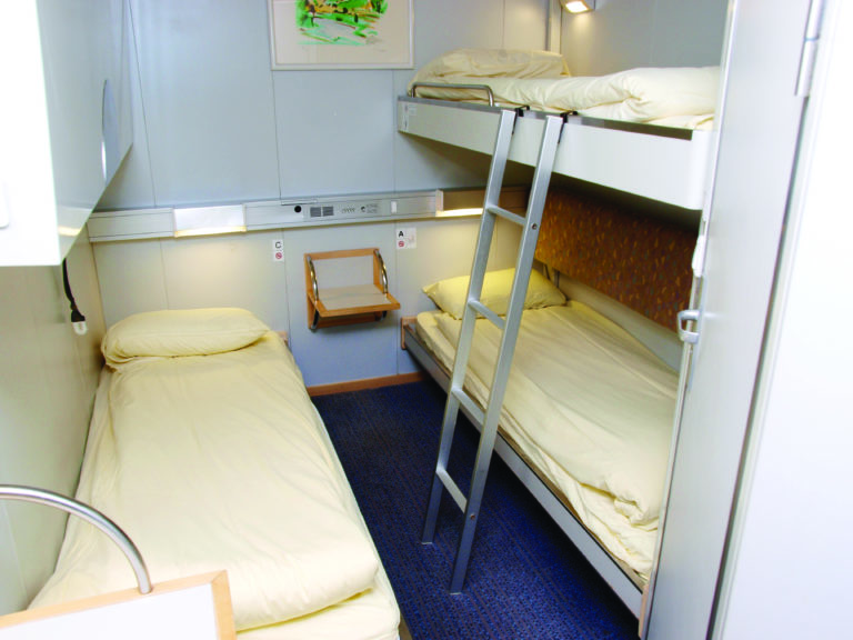 4-berth-cabin-on-the-normandie-brittany-ferries