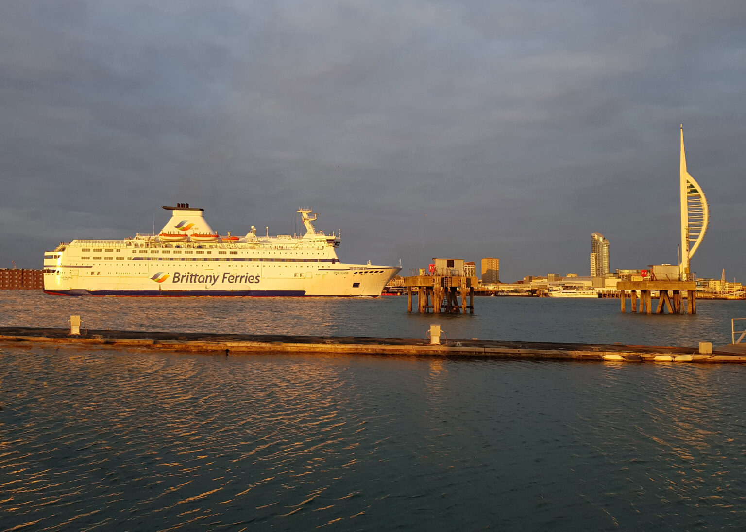 Bretagne Leaving Portsmouth In Sunset Brittany Ferries